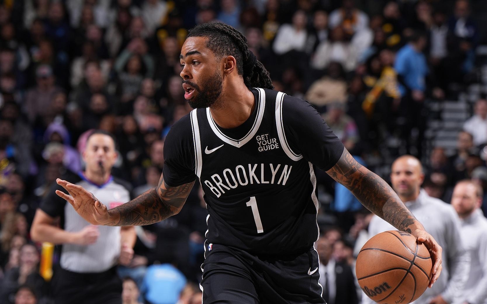 中国足协新规影响中超亚冠竞争，女足面临资金压力，外援政策收紧，挑战加剧。（足协新政波及中超亚冠竞争，女足资金承压，外援趋严，挑战升级）