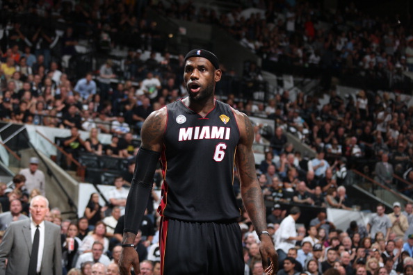 鲍威尔的自我认知：全面发展的艺术家（鲍威尔的自我观：全方位成长的艺术家）