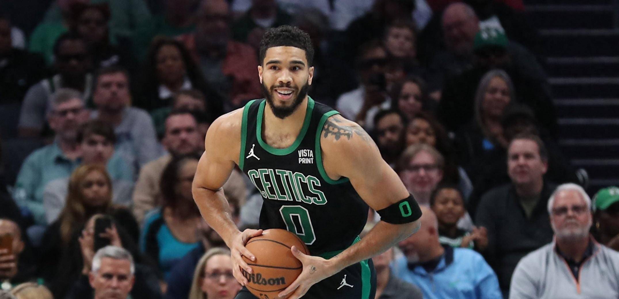 此前连续6场30+！杰伦·布朗缺阵一场后复出，沃尔什缺阵（此前6连30+的杰伦·布朗缺席一场后复出，沃尔什仍缺阵）