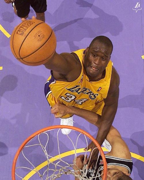 阿隆索命悬一线！皇马主席不满现代足球理念，欧冠生死战或成转折点（皇马主席不满现代足球理念，阿隆索前景岌岌可危：欧冠生死战或成关键转折）