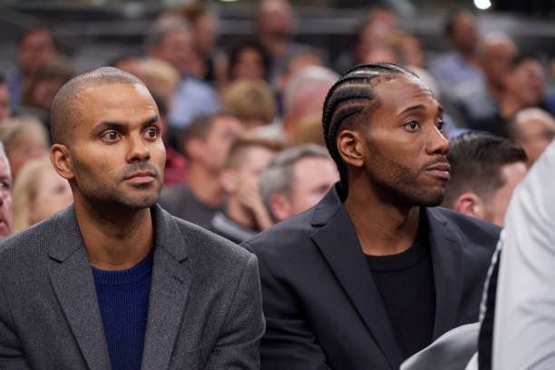 利物浦vs毕包第20分钟比赛暂停，全场球员、观众鼓掌致敬若塔（利物浦战毕尔巴鄂第20分钟暂停，全场球员与球迷鼓掌致敬若塔）