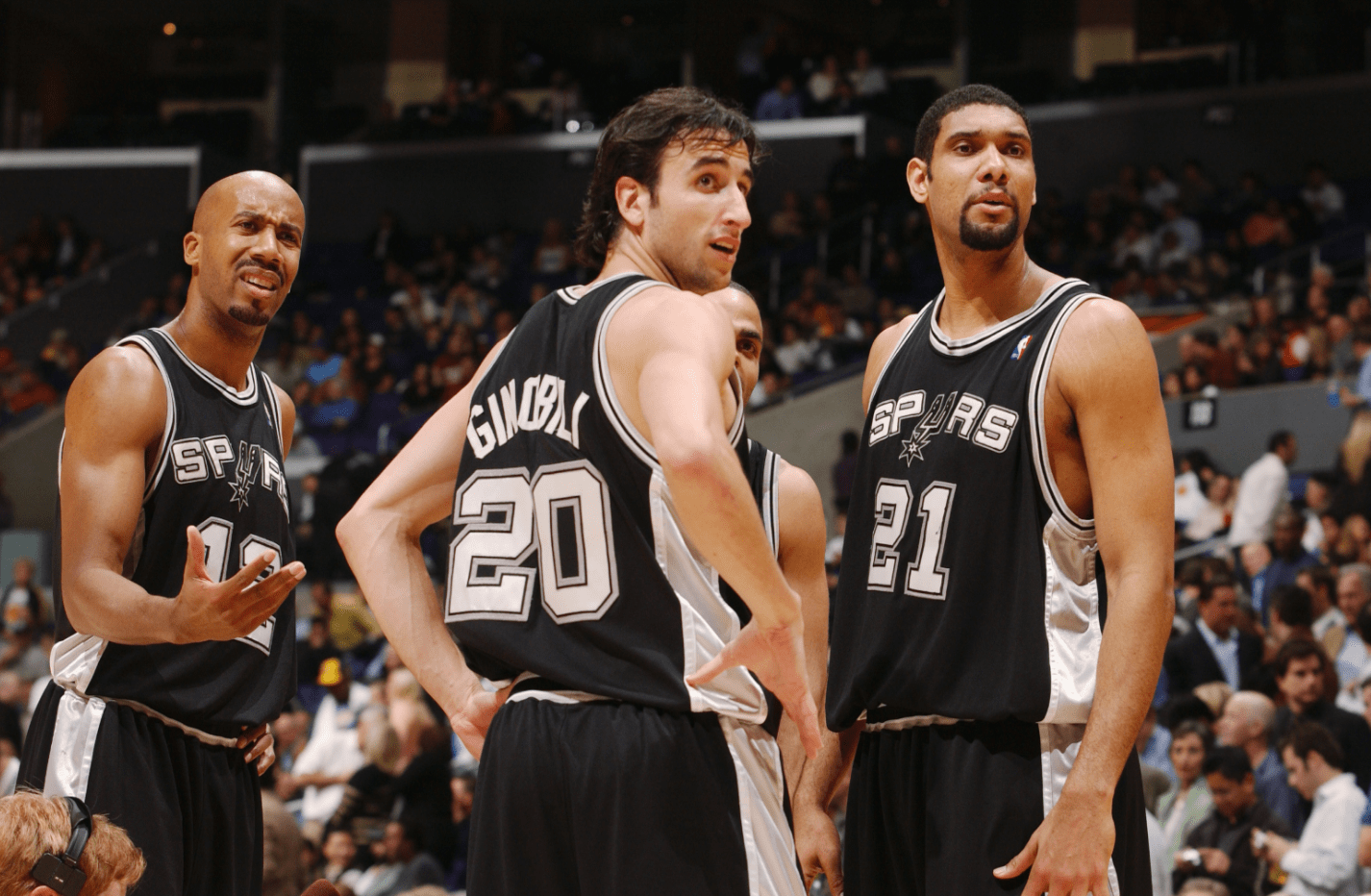 国安客战河内达万替补，据悉球员有小伤在身（客战河内，国安达万仅列替补，疑因轻伤在身）