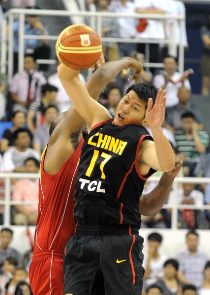 足球国足球员海外首发，发挥稳定（国脚海外联赛首发，表现稳健）