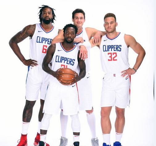 防线崩溃源于站位（站位不当致防线崩溃）