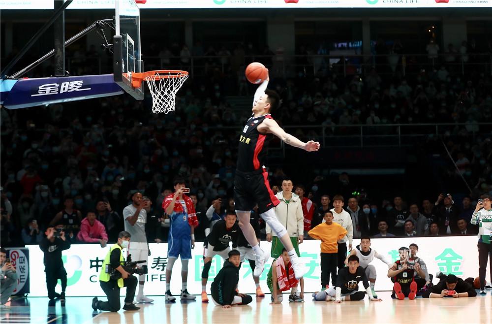 赫罗纳想租贝尔纳尔？世体：贝尔纳尔在冬窗不会被租借出去（世体：赫罗纳有意租借贝尔纳尔，但冬窗外租无望）