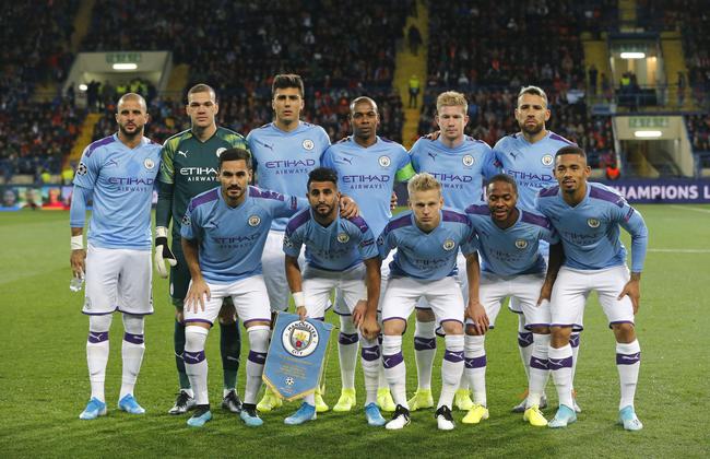 足球中超重金投入青训，多所足球学校开建（中超重金加码青训，多所足球学校相继开建）