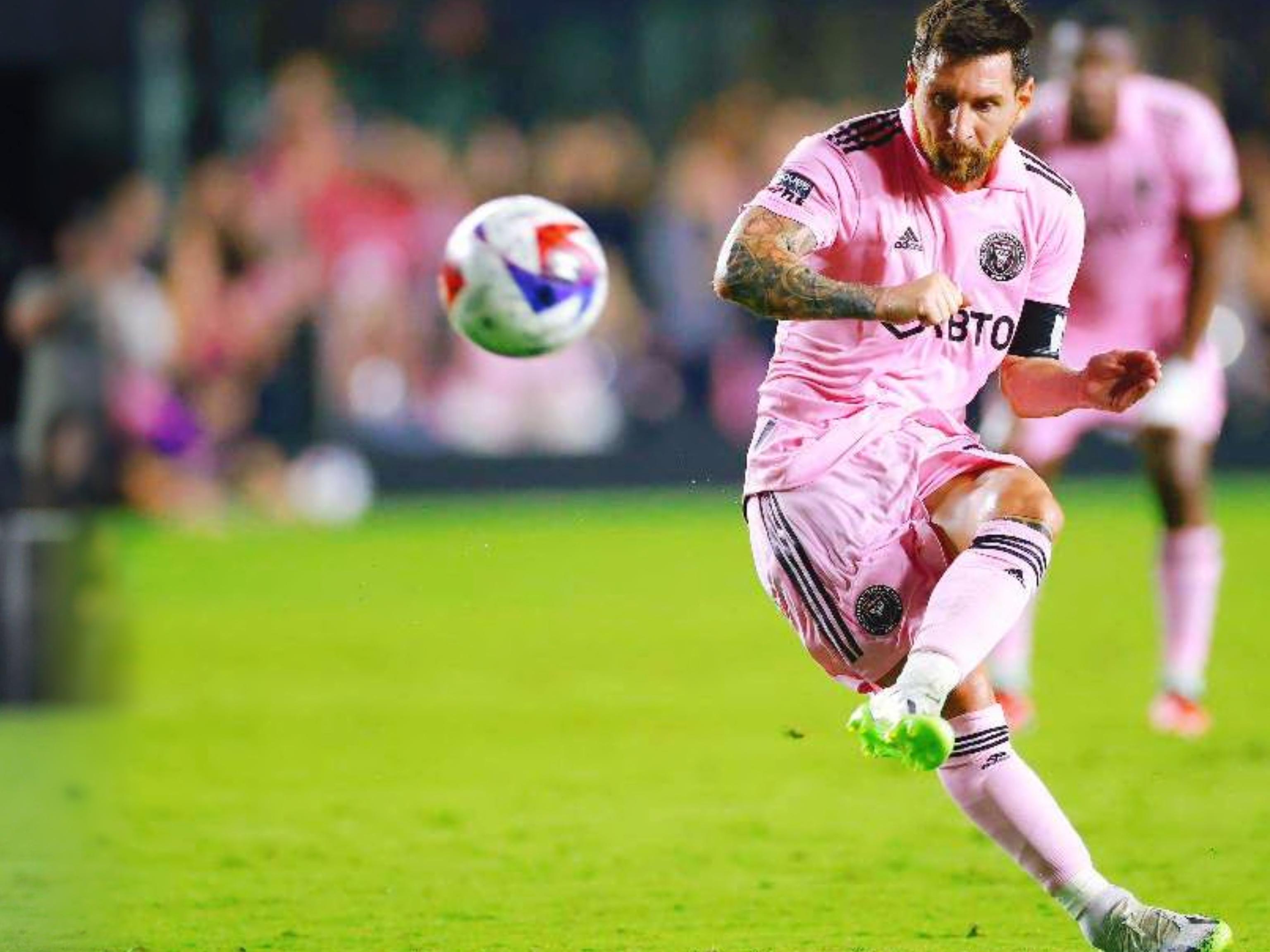 自2024年10月以来，迈尼昂首次在俱乐部赛事扑出点球（迈尼昂在俱乐部赛场完成自2024年10月以来的首次扑点）