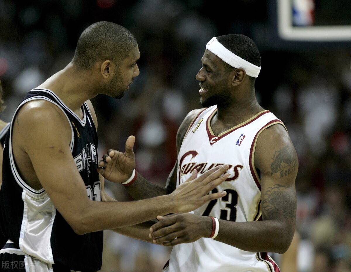 印度球迷：安保水平太糟糕，混乱中竟有警察试图和梅西自拍（印度球迷怒批安保：现场混乱，警察竟趁乱想与梅西自拍）