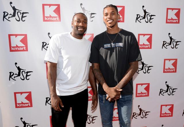 世体：拉波尔塔未回应老佛爷言论，与切尔西管理层共进晚餐（世体：拉波尔塔未置评弗洛伦蒂诺言论，已与切尔西高层共进晚餐）