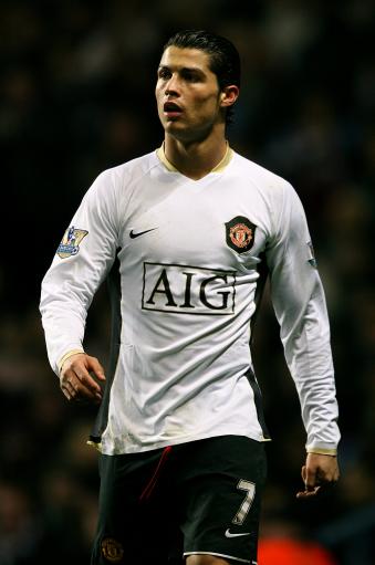 旺达：我和伊卡尔迪恋爱之后，第一时间就坦白告诉了洛佩斯（旺达称与伊卡尔迪相恋后已第一时间告知洛佩斯）