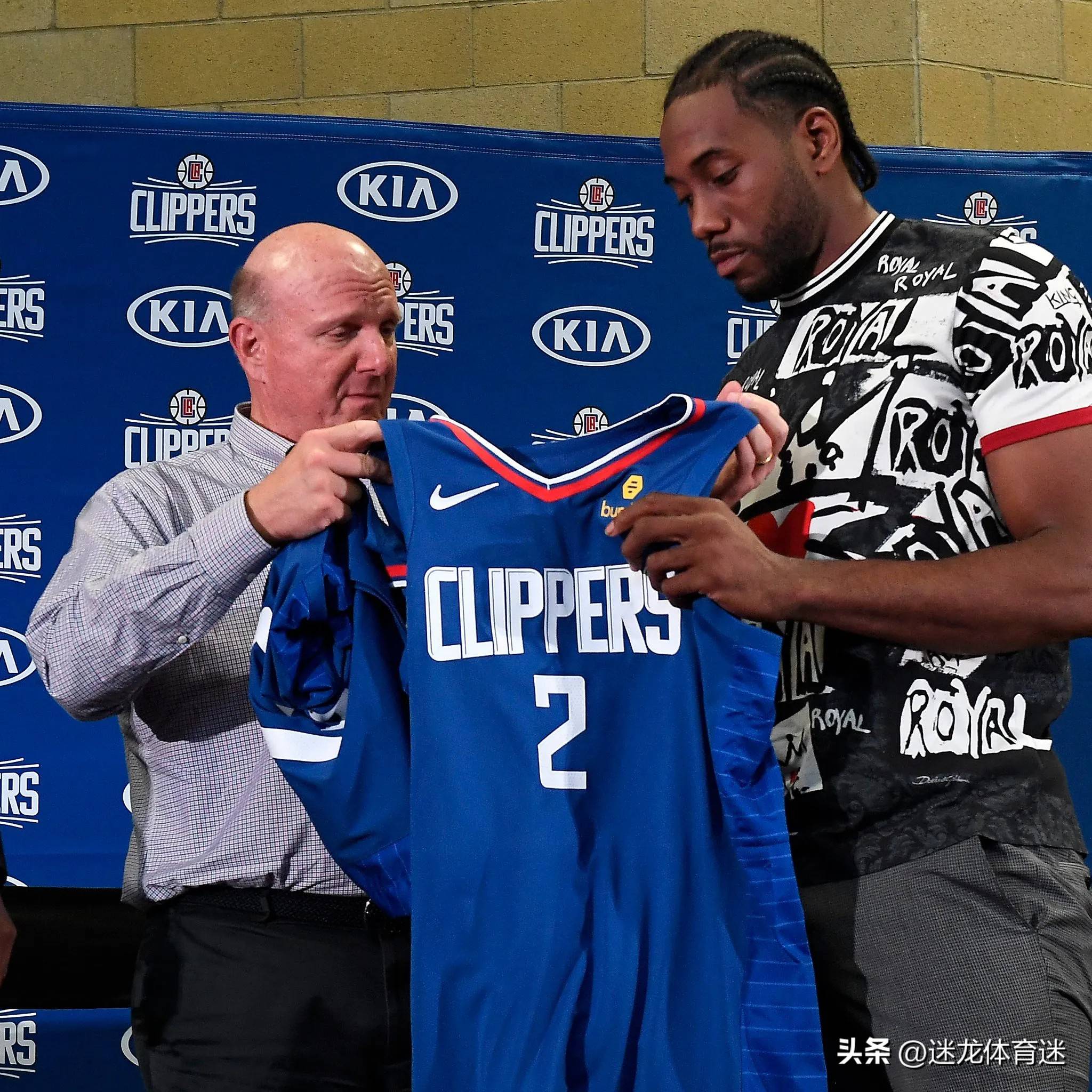 罗体：斯帕莱蒂重回那不勒斯全程遭嘘，球迷不原谅他执教尤文（罗马体育报：斯帕莱蒂重返那不勒斯遭全场嘘声，球迷仍因其执教尤文难以原谅）