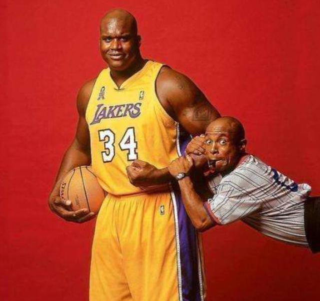 前西班牙主帅：皇萨永远是西甲热门；年轻球员首秀需谨慎谨慎（前西班牙主帅：皇马巴萨永远是西甲争冠热门；年轻球员首秀需格外谨慎）